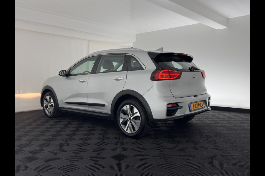 Kia e-Niro DynamicLine 64 kWh [ 3-Fase ] { SOH-100% } (INCL-BTW) Aut. *HEATPUMP | LEATHER-FABRIC | NAVI-FULLMAP | AMBIENT-LIGHT | DAB+ | ADAPTIVE-CRUISE | CAMERA | HEATED-COMFORTSEATS | KEYLESS | DIGI-COCKPIT | SHIFT-PADDLES | CARPLAY | 17"ALU*