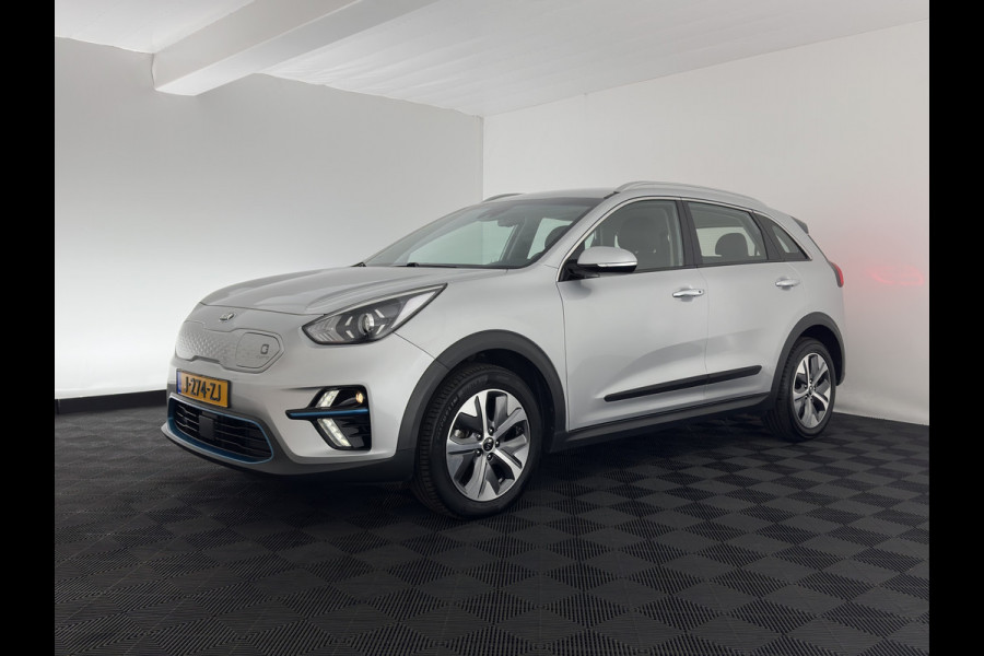 Kia e-Niro DynamicLine 64 kWh [ 3-Fase ] { SOH-100% } (INCL-BTW) Aut. *HEATPUMP | LEATHER-FABRIC | NAVI-FULLMAP | AMBIENT-LIGHT | DAB+ | ADAPTIVE-CRUISE | CAMERA | HEATED-COMFORTSEATS | KEYLESS | DIGI-COCKPIT | SHIFT-PADDLES | CARPLAY | 17"ALU*