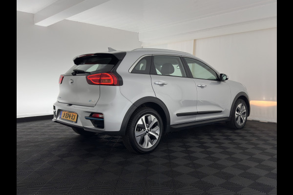 Kia e-Niro DynamicLine 64 kWh [ 3-Fase ] { SOH-100% } (INCL-BTW) Aut. *HEATPUMP | LEATHER-FABRIC | NAVI-FULLMAP | AMBIENT-LIGHT | DAB+ | ADAPTIVE-CRUISE | CAMERA | HEATED-COMFORTSEATS | KEYLESS | DIGI-COCKPIT | SHIFT-PADDLES | CARPLAY | 17"ALU*