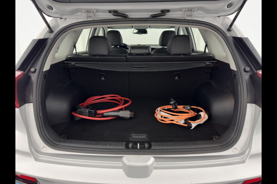 Kia e-Niro DynamicLine 64 kWh [ 3-Fase ] { SOH-100% } (INCL-BTW) Aut. *HEATPUMP | LEATHER-FABRIC | NAVI-FULLMAP | AMBIENT-LIGHT | DAB+ | ADAPTIVE-CRUISE | CAMERA | HEATED-COMFORTSEATS | KEYLESS | DIGI-COCKPIT | SHIFT-PADDLES | CARPLAY | 17"ALU*