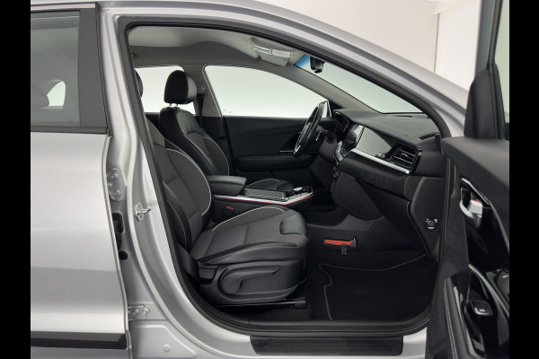 Kia e-Niro DynamicLine 64 kWh [ 3-Fase ] { SOH-100% } (INCL-BTW) Aut. *HEATPUMP | LEATHER-FABRIC | NAVI-FULLMAP | AMBIENT-LIGHT | DAB+ | ADAPTIVE-CRUISE | CAMERA | HEATED-COMFORTSEATS | KEYLESS | DIGI-COCKPIT | SHIFT-PADDLES | CARPLAY | 17"ALU*