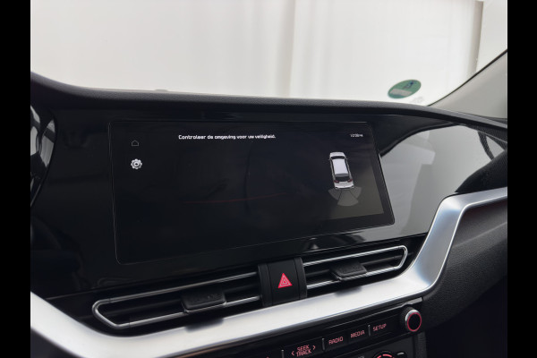 Kia e-Niro DynamicLine 64 kWh [ 3-Fase ] { SOH-100% } (INCL-BTW) Aut. *HEATPUMP | LEATHER-FABRIC | NAVI-FULLMAP | AMBIENT-LIGHT | DAB+ | ADAPTIVE-CRUISE | CAMERA | HEATED-COMFORTSEATS | KEYLESS | DIGI-COCKPIT | SHIFT-PADDLES | CARPLAY | 17"ALU*