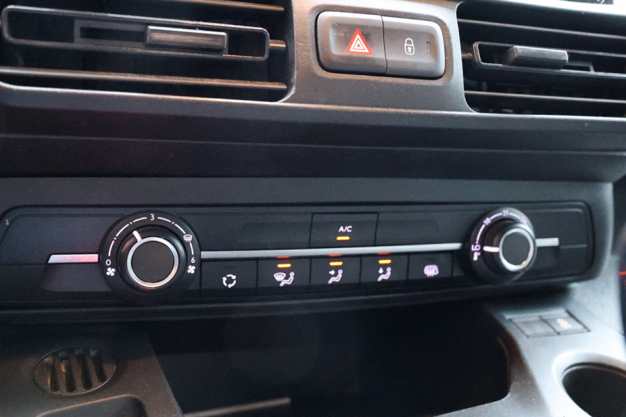 Citroën Berlingo 1.5 BlueHDi | Blind Spot | CarPlay | Camera | Navigatie | 3-Zitter | Cruise control | PDC V+A | Airco | Dealer onderhouden | Nieuwe APK | Euro 6
