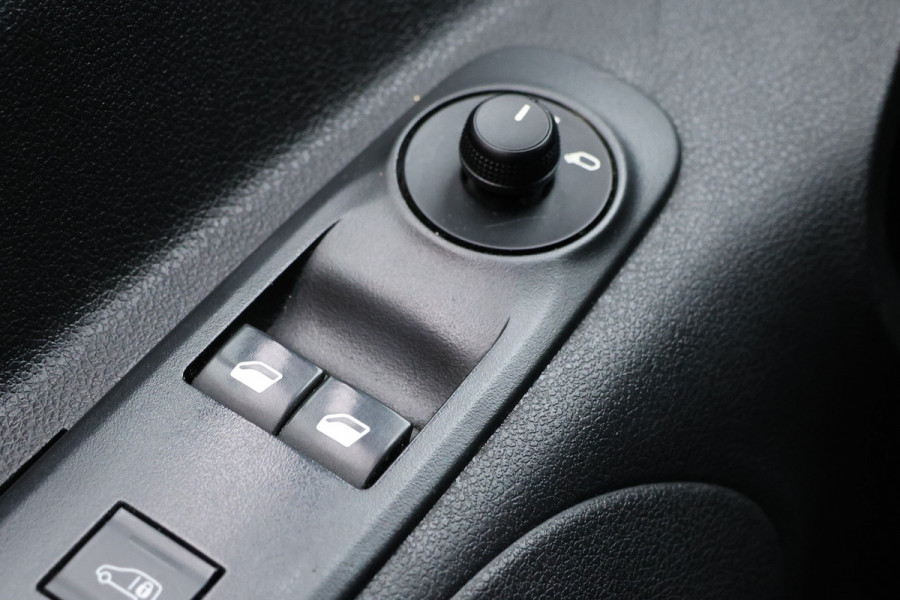 Citroën Berlingo 1.5 BlueHDi | Blind Spot | CarPlay | Camera | Navigatie | 3-Zitter | Cruise control | PDC V+A | Airco | Dealer onderhouden | Nieuwe APK | Euro 6