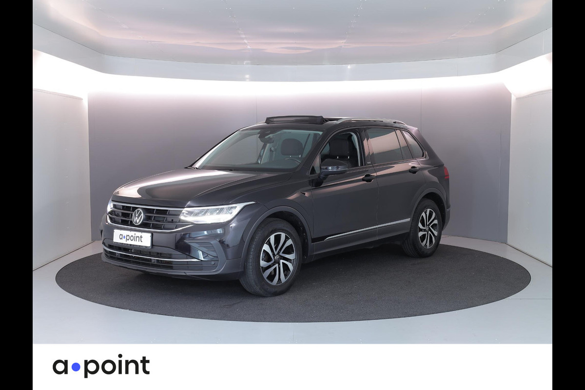 Volkswagen Tiguan 1.5 TSI Life 150 pk Automaat (DSG) | Navigatie | Panoramadak | Parkeersensoren | Achteruitrijcamera | Stoelverwarming | Adaptieve cruise control |