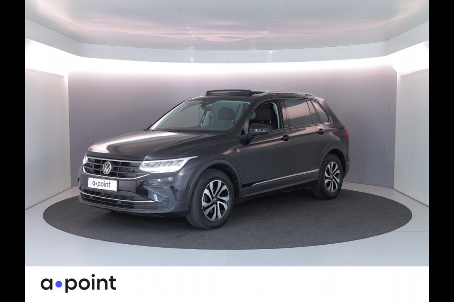 Volkswagen Tiguan 1.5 TSI Life 150 pk Automaat (DSG) | Navigatie | Panoramadak | Parkeersensoren | Achteruitrijcamera | Stoelverwarming | Adaptieve cruise control |