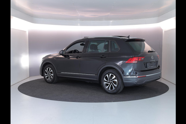 Volkswagen Tiguan 1.5 TSI Life 150 pk Automaat (DSG) | Navigatie | Panoramadak | Parkeersensoren | Achteruitrijcamera | Stoelverwarming | Adaptieve cruise control |