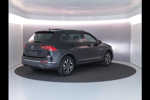 Volkswagen Tiguan 1.5 TSI Life 150 pk Automaat (DSG) | Navigatie | Panoramadak | Parkeersensoren | Achteruitrijcamera | Stoelverwarming | Adaptieve cruise control |