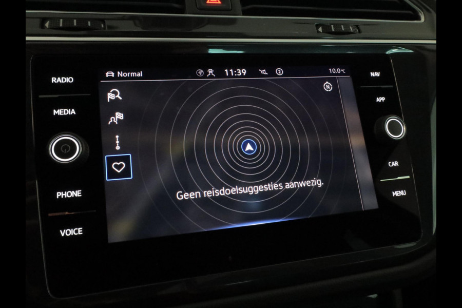 Volkswagen Tiguan 1.5 TSI Life 150 pk Automaat (DSG) | Navigatie | Panoramadak | Parkeersensoren | Achteruitrijcamera | Stoelverwarming | Adaptieve cruise control |