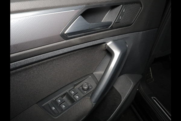 Volkswagen Tiguan 1.5 TSI Life 150 pk Automaat (DSG) | Navigatie | Panoramadak | Parkeersensoren | Achteruitrijcamera | Stoelverwarming | Adaptieve cruise control |
