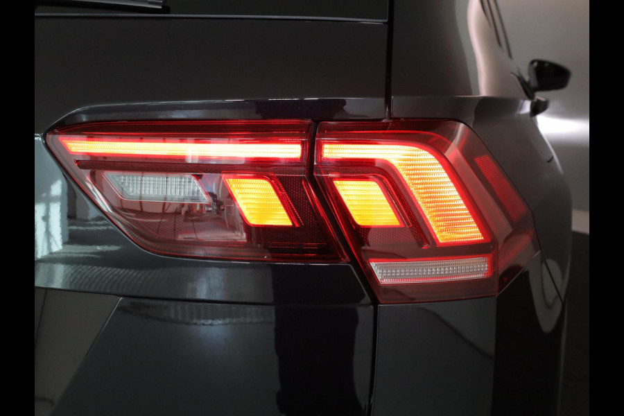 Volkswagen Tiguan 1.5 TSI Life 150 pk Automaat (DSG) | Navigatie | Panoramadak | Parkeersensoren | Achteruitrijcamera | Stoelverwarming | Adaptieve cruise control |