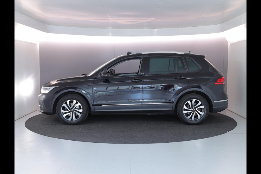 Volkswagen Tiguan 1.5 TSI Life 150 pk Automaat (DSG) | Navigatie | Panoramadak | Parkeersensoren | Achteruitrijcamera | Stoelverwarming | Adaptieve cruise control |