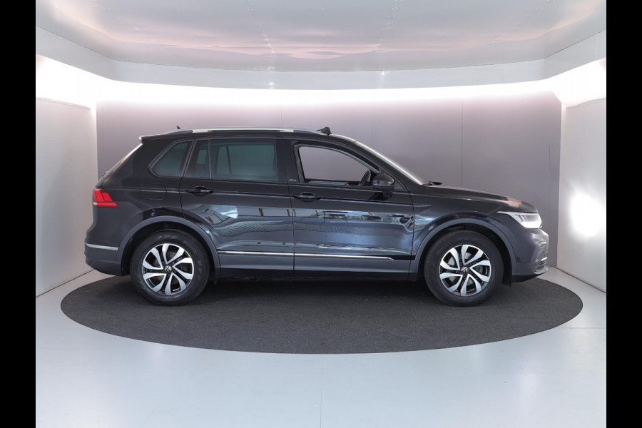 Volkswagen Tiguan 1.5 TSI Life 150 pk Automaat (DSG) | Navigatie | Panoramadak | Parkeersensoren | Achteruitrijcamera | Stoelverwarming | Adaptieve cruise control |