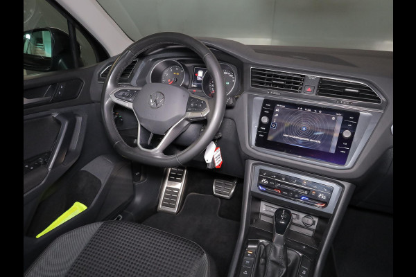 Volkswagen Tiguan 1.5 TSI Life 150 pk Automaat (DSG) | Navigatie | Panoramadak | Parkeersensoren | Achteruitrijcamera | Stoelverwarming | Adaptieve cruise control |