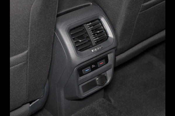 Volkswagen Tiguan 1.5 TSI Life 150 pk Automaat (DSG) | Navigatie | Panoramadak | Parkeersensoren | Achteruitrijcamera | Stoelverwarming | Adaptieve cruise control |