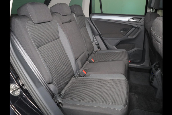 Volkswagen Tiguan 1.5 TSI Life 150 pk Automaat (DSG) | Navigatie | Panoramadak | Parkeersensoren | Achteruitrijcamera | Stoelverwarming | Adaptieve cruise control |
