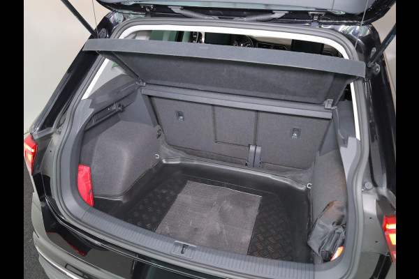 Volkswagen Tiguan 1.5 TSI Life 150 pk Automaat (DSG) | Navigatie | Panoramadak | Parkeersensoren | Achteruitrijcamera | Stoelverwarming | Adaptieve cruise control |