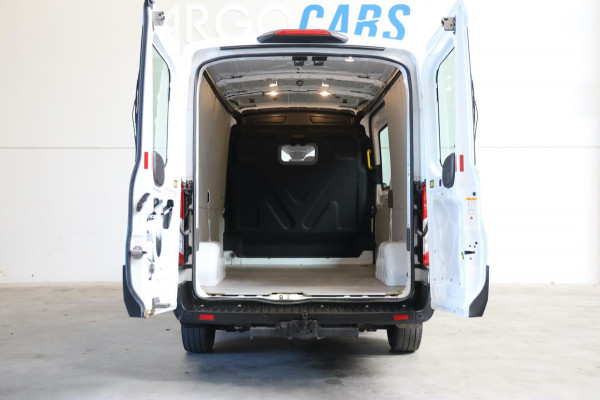 Ford Transit 350 2.0 TDCI LED L2/H2 AUTOMAAT TREKHAAK PDC 130PK CRUISE CONTROL AIRCO 3 ZITS LEASE V/A € 122,- p.m. INRUIL MOGELIJK