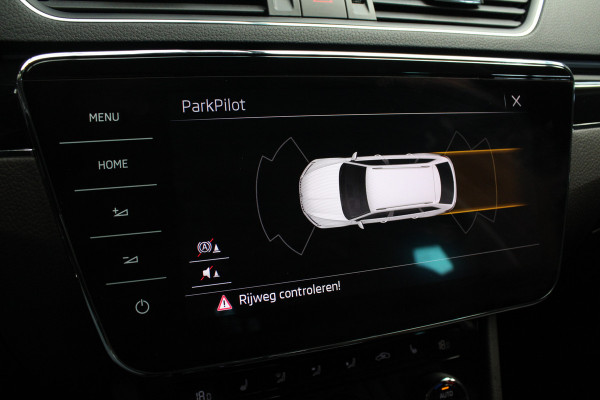 Škoda Superb Combi 1.4 TSI iV Laurin & Klement Navi Leer ACC Elektr. achterklep Stoelen elektr. met memory Elektr. trekhaak PDC 19" LM velgen BTW auto