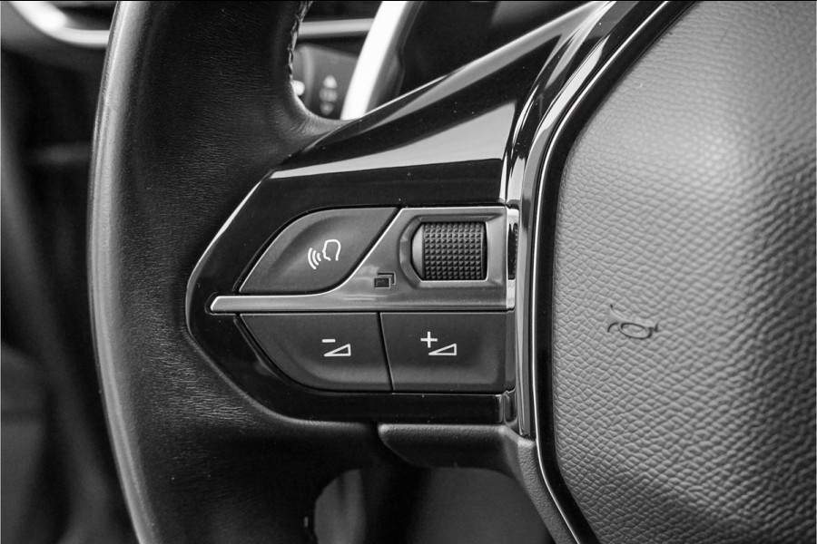 Peugeot 3008 1.2 PureTech Blue Lease Premium ACC Camera Trekhaak 1e Eig Ori NL