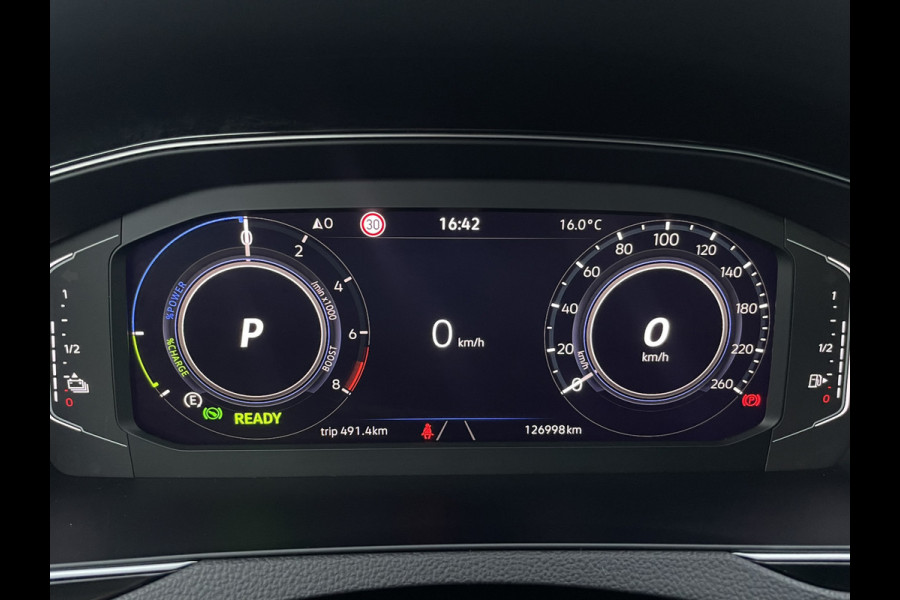 Volkswagen Passat Variant 1.4 TSI PHEV GTE Business | Elek Trekhaak | Virtual | LED | Camera | Carplay | Navi
