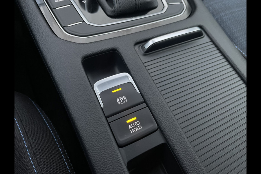 Volkswagen Passat Variant 1.4 TSI PHEV GTE Business | Elek Trekhaak | Virtual | LED | Camera | Carplay | Navi