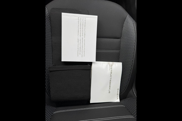 Dacia Duster TCe 150 EDC Journey Keyless / Navi / Camera / P-sensoren rondom / Clima / LM velgen