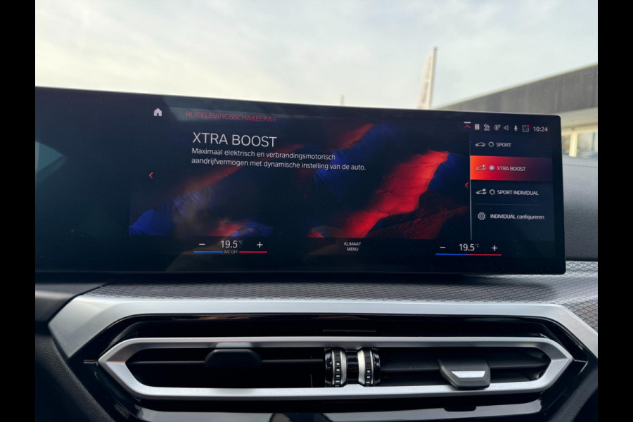 BMW 3 Serie Touring 330e xDrive High Executive Panorama Leder Camera