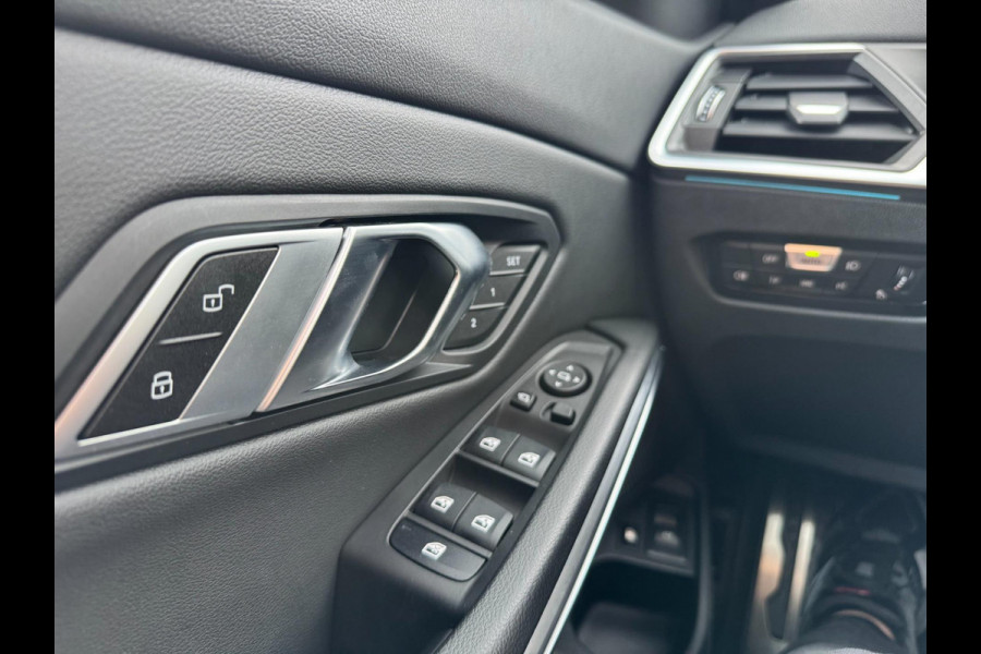 BMW 3 Serie Touring 330e xDrive High Executive Panorama Leder Camera