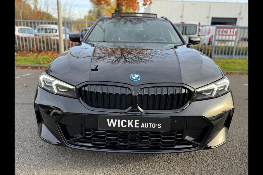 BMW 3 Serie Touring 330e xDrive High Executive Panorama Leder Camera