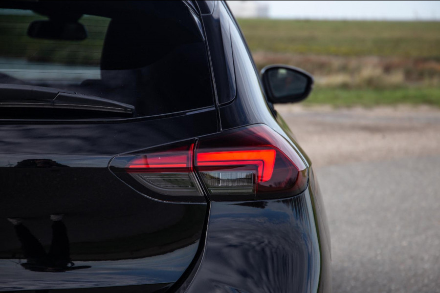 Opel Corsa 1.2 Turbo GS BLACK LINE / APPLE CARPLAY / AUTOMAAT / 360 CAMERA / STOELVERWARMING