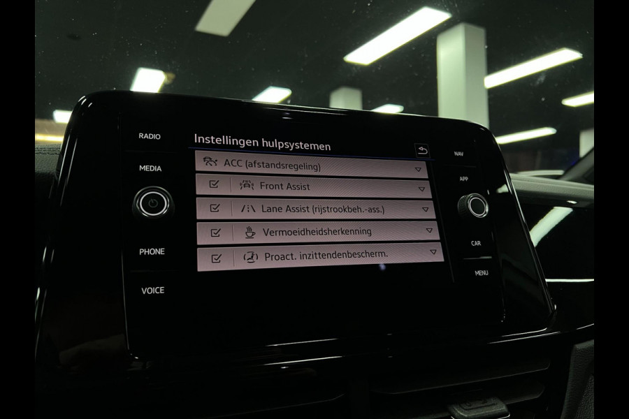 Volkswagen T-Roc 1.5 TSI R-Line | Cam |IQ-Light | Pano |