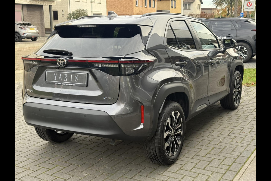 Toyota Yaris Cross 1.5 Hybrid First Edition Plus | Parkeersensoren, Stoel + Stuurverwarming, 17 inch, Privacy Glass