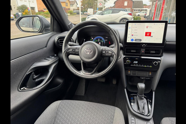 Toyota Yaris Cross 1.5 Hybrid First Edition Plus | Parkeersensoren, Stoel + Stuurverwarming, 17 inch, Privacy Glass