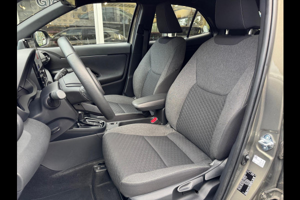 Toyota Yaris Cross 1.5 Hybrid First Edition Plus | Parkeersensoren, Stoel + Stuurverwarming, 17 inch, Privacy Glass