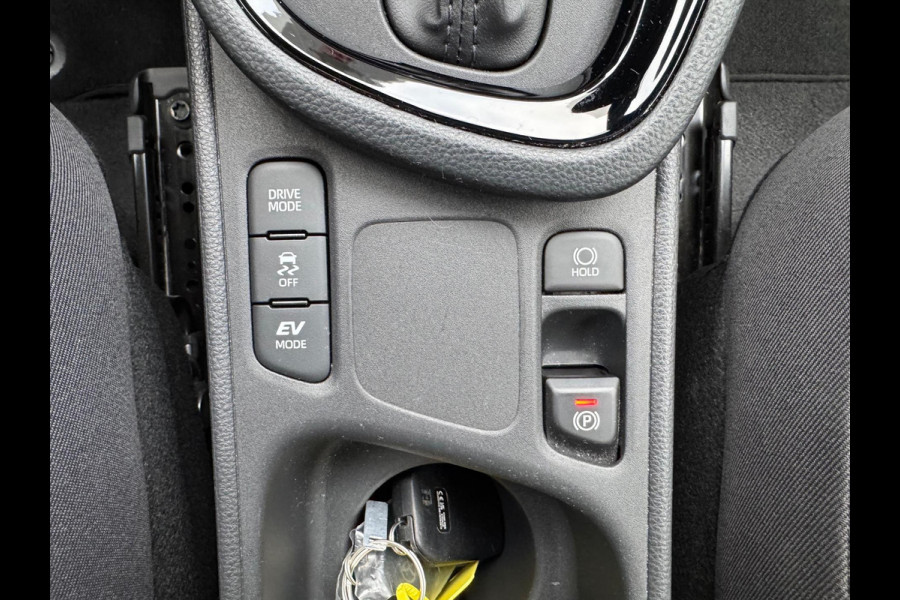 Toyota Yaris Cross 1.5 Hybrid First Edition Plus | Parkeersensoren, Stoel + Stuurverwarming, 17 inch, Privacy Glass