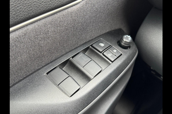 Toyota Yaris Cross 1.5 Hybrid First Edition Plus | Parkeersensoren, Stoel + Stuurverwarming, 17 inch, Privacy Glass