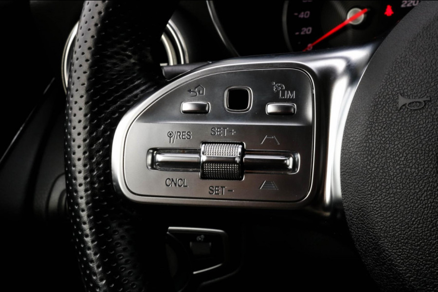 Mercedes-Benz GLC 300e 4MATIC AMG NIGHT - TREKHAAK - CARPLAY