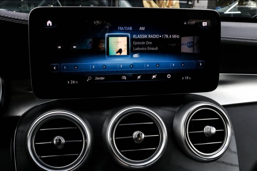 Mercedes-Benz GLC 300e 4MATIC AMG NIGHT - TREKHAAK - CARPLAY
