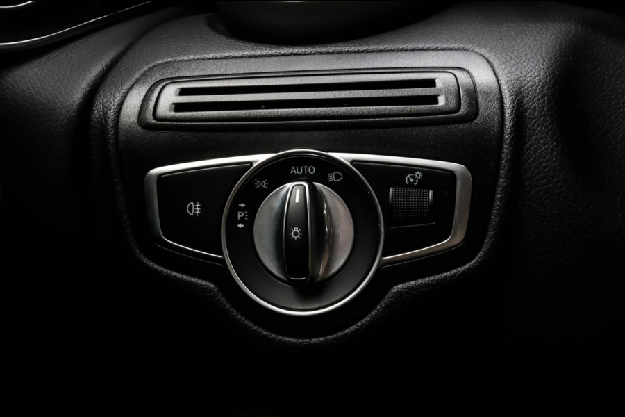 Mercedes-Benz GLC 300e 4MATIC AMG NIGHT - TREKHAAK - CARPLAY