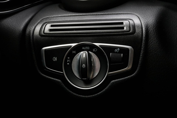 Mercedes-Benz GLC 300e 4MATIC AMG NIGHT - TREKHAAK - CARPLAY