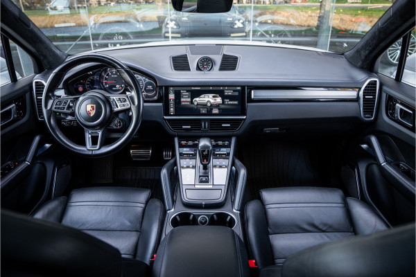 Porsche Cayenne 4.0 Turbo ** PCCB** Burmester ** Approved ** Panodak ** Trekhaak ** 18-weg Sportstoelen 4WS ** Adapt. Cruise ** Softclose ** NP 237K ** NL auto!!