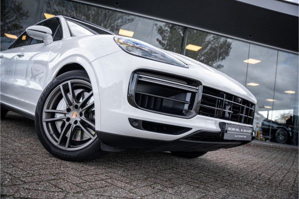 Porsche Cayenne 4.0 Turbo ** PCCB** Burmester ** Approved ** Panodak ** Trekhaak ** 18-weg Sportstoelen 4WS ** Adapt. Cruise ** Softclose ** NP 237K ** NL auto!!