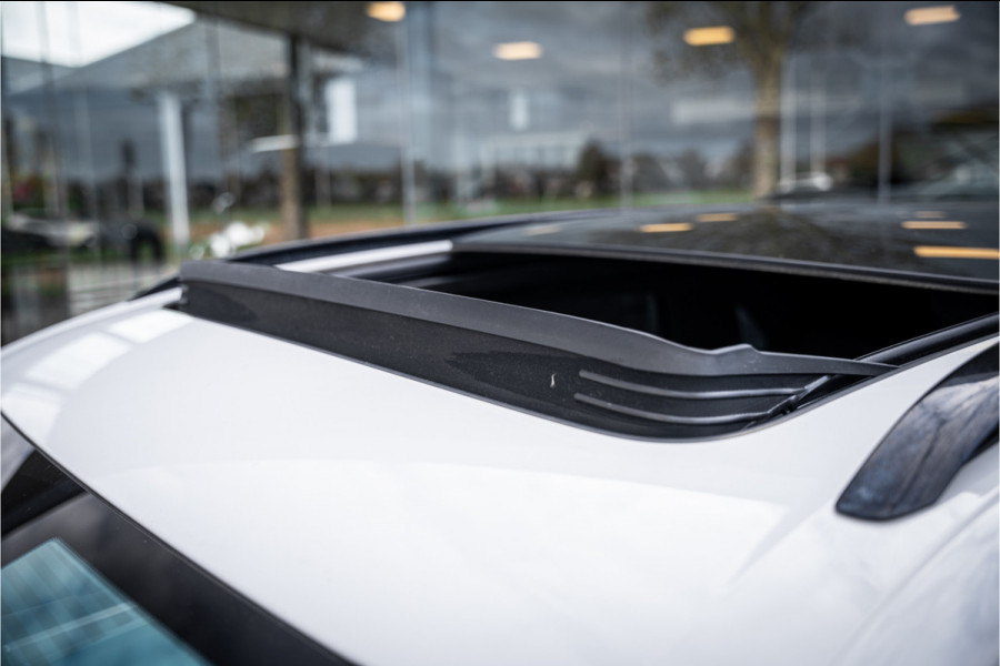 Porsche Cayenne 4.0 Turbo ** PCCB** Burmester ** Approved ** Panodak ** Trekhaak ** 18-weg Sportstoelen 4WS ** Adapt. Cruise ** Softclose ** NP 237K ** NL auto!!