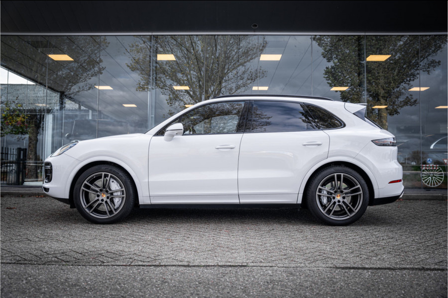 Porsche Cayenne 4.0 Turbo ** PCCB** Burmester ** Approved ** Panodak ** Trekhaak ** 18-weg Sportstoelen 4WS ** Adapt. Cruise ** Softclose ** NP 237K ** NL auto!!
