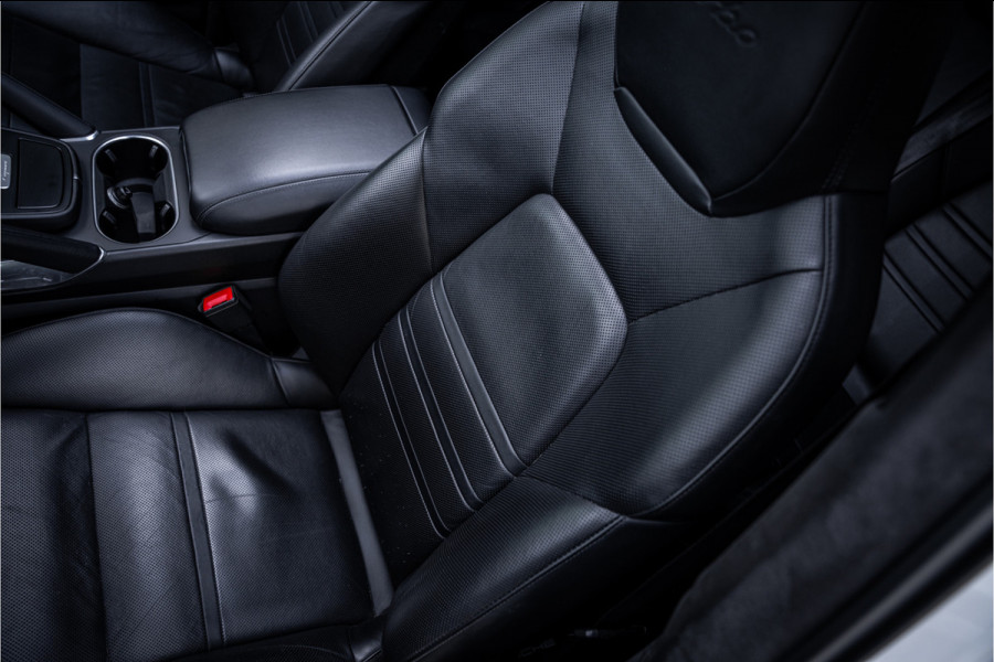 Porsche Cayenne 4.0 Turbo ** PCCB** Burmester ** Approved ** Panodak ** Trekhaak ** 18-weg Sportstoelen 4WS ** Adapt. Cruise ** Softclose ** NP 237K ** NL auto!!