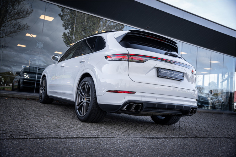 Porsche Cayenne 4.0 Turbo ** PCCB** Burmester ** Approved ** Panodak ** Trekhaak ** 18-weg Sportstoelen 4WS ** Adapt. Cruise ** Softclose ** NP 237K ** NL auto!!