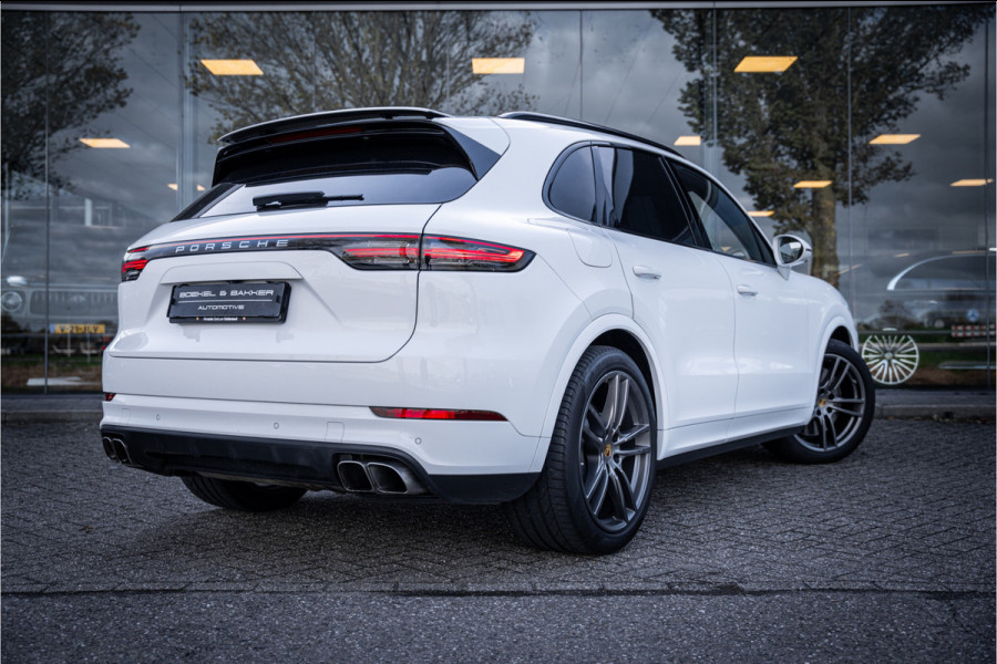 Porsche Cayenne 4.0 Turbo ** PCCB** Burmester ** Approved ** Panodak ** Trekhaak ** 18-weg Sportstoelen 4WS ** Adapt. Cruise ** Softclose ** NP 237K ** NL auto!!