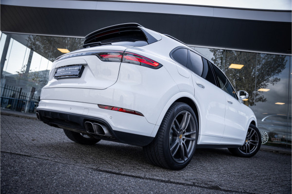 Porsche Cayenne 4.0 Turbo ** PCCB** Burmester ** Approved ** Panodak ** Trekhaak ** 18-weg Sportstoelen 4WS ** Adapt. Cruise ** Softclose ** NP 237K ** NL auto!!