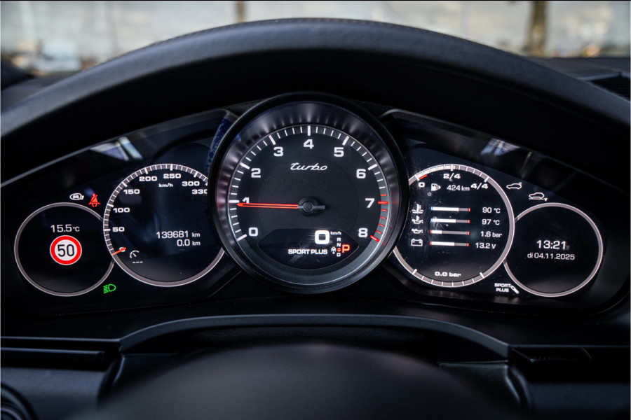 Porsche Cayenne 4.0 Turbo ** PCCB** Burmester ** Approved ** Panodak ** Trekhaak ** 18-weg Sportstoelen 4WS ** Adapt. Cruise ** Softclose ** NP 237K ** NL auto!!